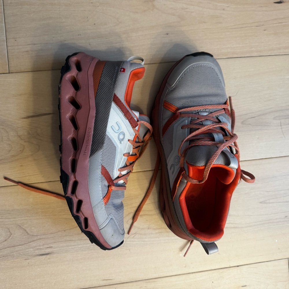 On Running Athletic Shoes Gray and Red